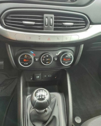 Fiat Tipo cena 52900 przebieg: 51765, rok produkcji 2019 z Karpacz małe 379